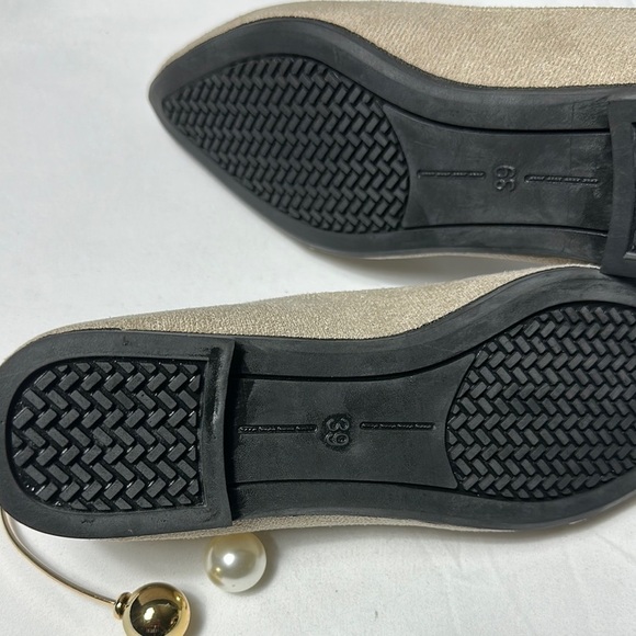 NIB Tan Flats with Pearl Accent Ankle T-Strap Detail Sz 39 - Picture 7 of 7
